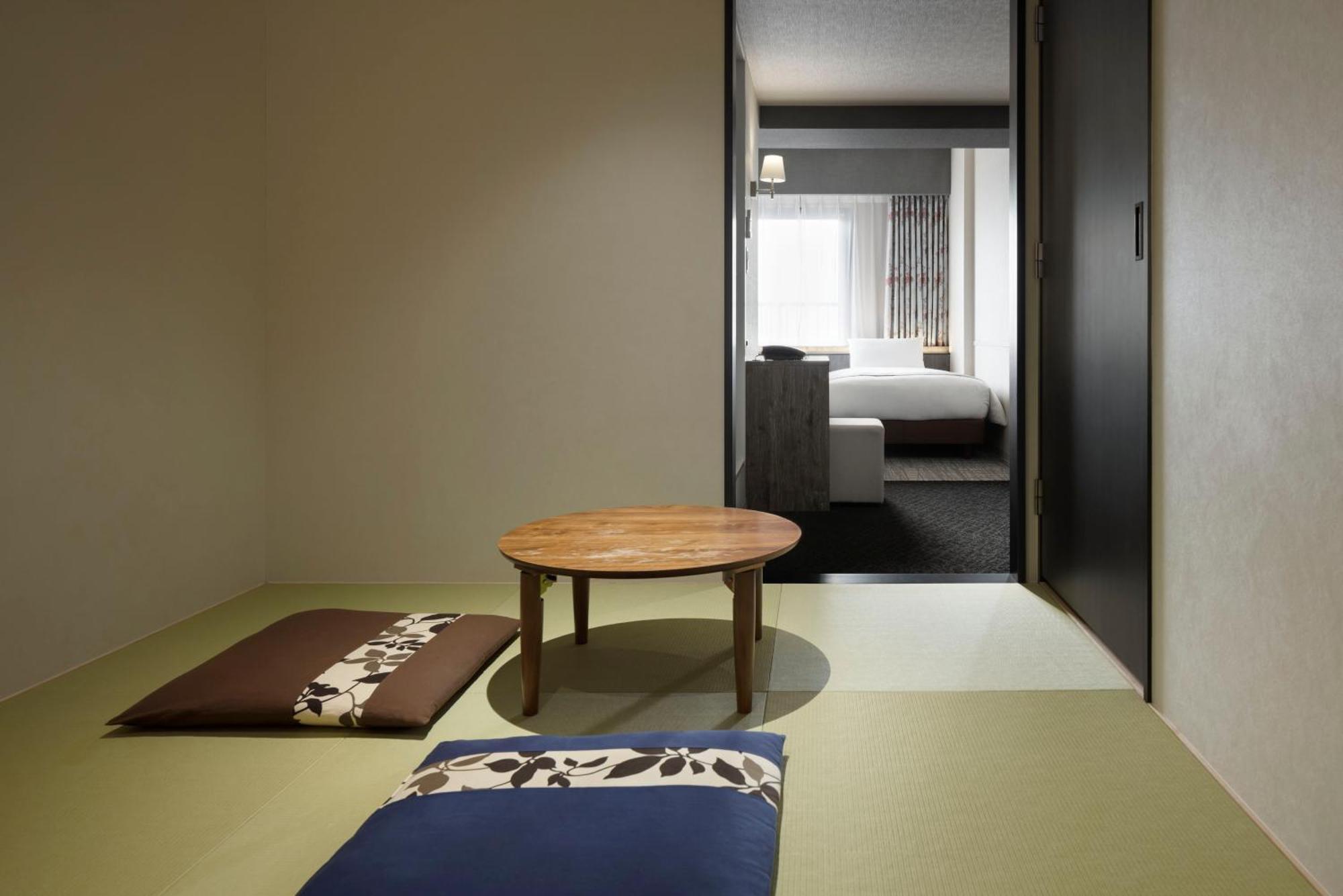 The B Osaka-Shinsekai Hotell Exteriör bild
